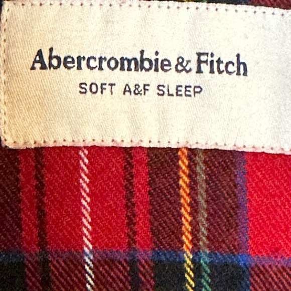 Abercrombie & Fitch Red Plaid Button Up Sleep Shirt, size Small - Picture 3 of 6